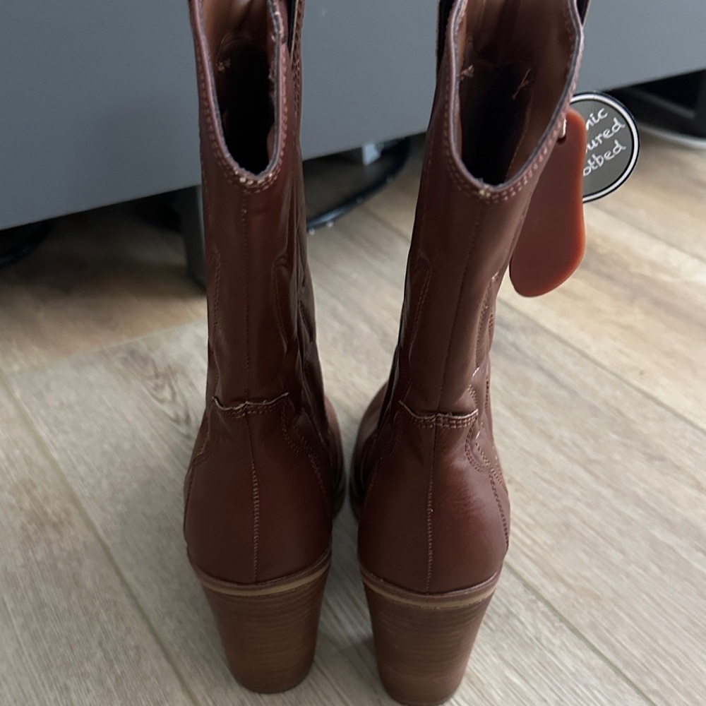Western Brown vegan Leather Heeled Boots - Picture 4 of 6